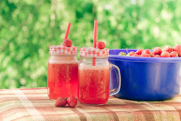 Освежающий летний напиток домашний лимонад с клубникой