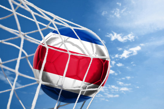 Fussball mit costa-ricanischer Flagge