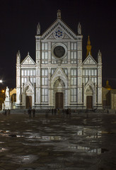 Fototapeta na wymiar Santa Croce Basilica in Florence at night