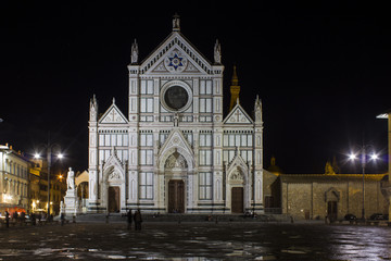 Fototapeta na wymiar Santa Croce Basilica (Holy Cross cathedral) in Florence at night