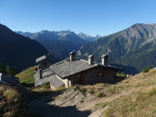 Fototapeta na wymiar Alpy, Włochy, Tour du Mont Blanc - okolice schroniska Bertone