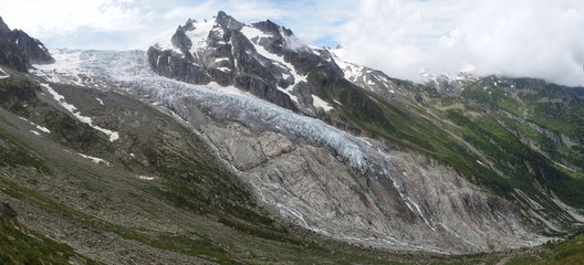 Alpy, Szwajcaria, Tour du Mont Blanc - lodowiec nad przełęczą Fenêtre d'Arpette © Iwona