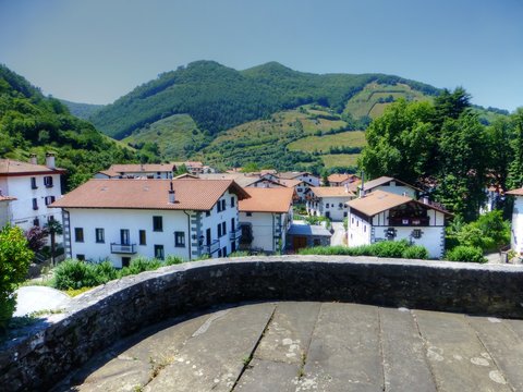 Leitza. Pueblo de 7 apellidos vascos en Navarra cerca de Pamplona, Espa&ntilde;a