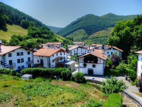 Leitza. Pueblo de 7 apellidos vascos en Navarra cerca de Pamplona, Espa&ntilde;a