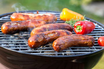     leckere grillwürstchen 