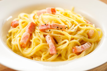 パスタ　カルボナーラ