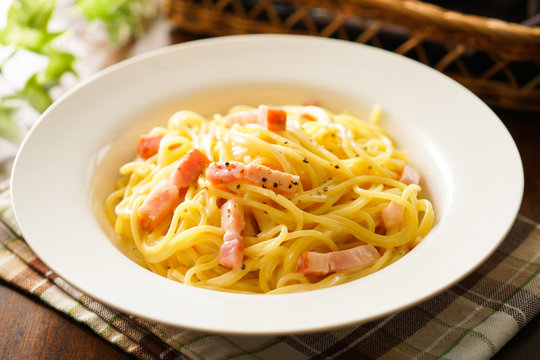 パスタ　カルボナーラ