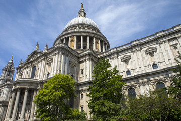 Fototapeta na wymiar St. Pauls Cathedral in London