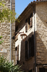 Fototapeta premium Ruelle de maisons traditionnelles à Sauve