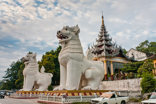 Two guard leogryphs (stylised lion figures) at the southern entrance to Mandalay Hill