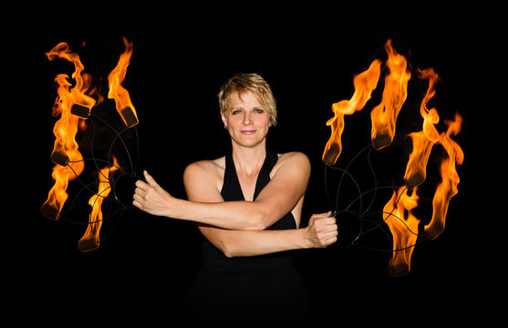 Feuerschow mit Fackeln