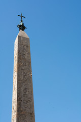 Obraz premium Vertical View of the Lateranense Obelisk on Blue Sky Background. Rome, Italy