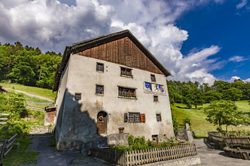 Fototapeta na wymiar Traditional house from Suiss Alps