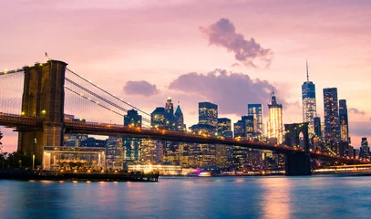  Brooklyn Bridge and Lower Manhattan in New York City © creativefamily
