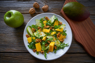 Arugula mango and apple salad healthy