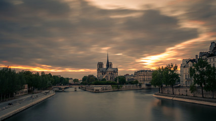 Fototapeta na wymiar Sunset on Notre-Dame Paris