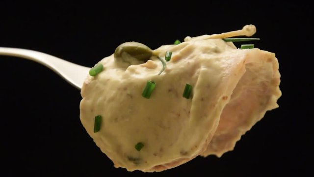 Vitello tonnato Вителло тоннато Վիտելո տոնատո ויטלו טונאטו 비텔로 토나토 video Vitel ton&eacute;