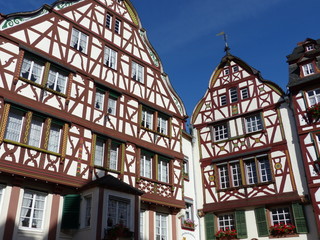 Moselfränkische Fachwerkhäuser am Marktplatz von Bernkastel-Kues