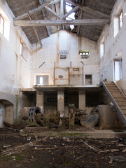 Fototapeta na wymiar Fabrica abandonada