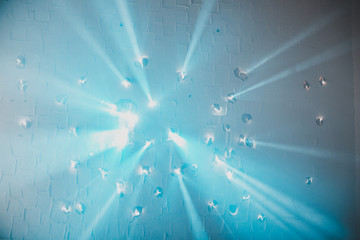 Atom Explosion Blau Rot Disko Licht Durchschuss durch die Wand Party Physik 