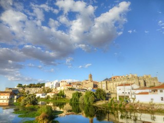 Fototapeta na wymiar Alba de Tormes, pueblo de Salamanca ( Castilla y León, España)