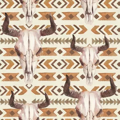 Papier peint Style Boho Modèle sans couture aquarelle boho ethnique de crâne de vache taureau, cornes et ornement de tribu sur fond beige, élément d& 39 impression de décor amérindien, navajo bohème tribal, Indien, Pérou, emballage aztèque