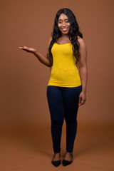 Obraz premium Portrait Of Beautiful Young African Woman