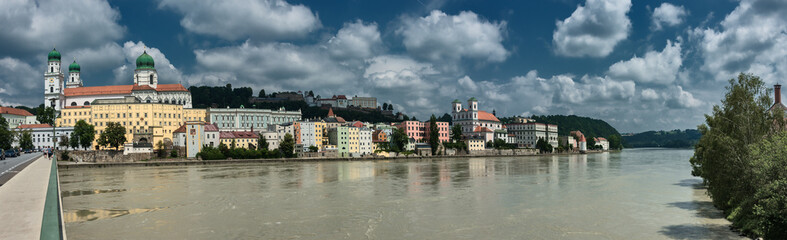 Fototapeta na wymiar Passau Inn Panorama