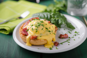 Egg benedict delish food, crispy bacon