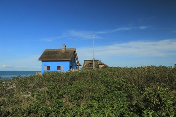 blaues Haus am Meer