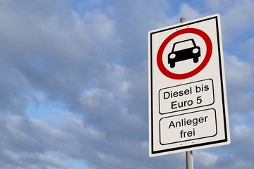 Diesel Fahrverbot Schild - Verbotsschild Diesel Fahrverbot bis Euro 5 - Anlieger frei