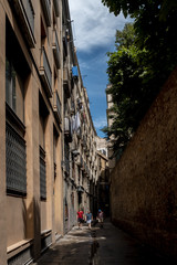 gothic quarter streets barcelona