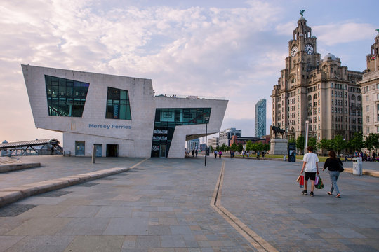 City of Liverpool, Great Britain 06.01.2018. Mersey ferries and Royal liver building with liver birds. 
