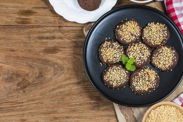 Peanut chocolate cookies