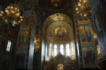 Fototapeta na wymiar Iglesia El Salvador sobre la Sangre Derramada en San Petersburgo, Rusia