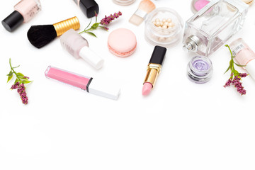 Obraz premium Set of decorative cosmetics on white background. Copy space