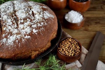 Round rye bread sprinkled with flour