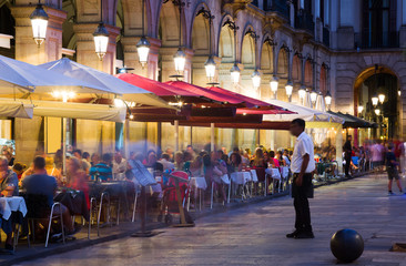 Nightlife of Placa Reial in Barcelona