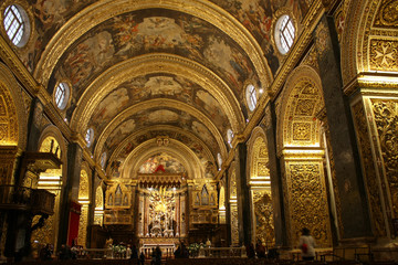 Fototapeta na wymiar Co-Catedral de San Juan en La Valeta, Malta