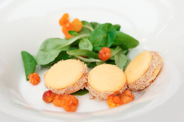 Macarons with foie gras and fenberry