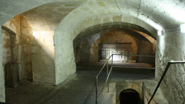 Cripta Medieval bajo Iglesia de San Cataldus en Rabat, Malta