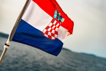 flaga chorwacji bandera na jachcie © BlackMediaHouse