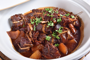  Braised lamb with soy sauce in clay pot