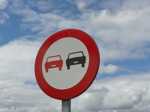 PROHIBIDO ADELANTAR, SE&Ntilde;AL DE TRAFICO