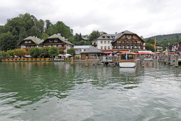 Fototapeta na wymiar Schiffe am Königsee, Nationalpark Berchtesgaden, Berchtesgadener Land, Oberbayern, Bayern, Deutschland, Europa