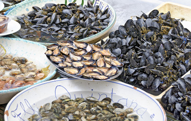 mussels at the fish market