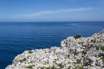 Fototapeta na wymiar Beautiful sea view from white stone cliff