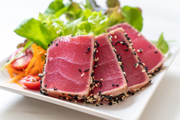 fresh tuna raw with vegetable salad