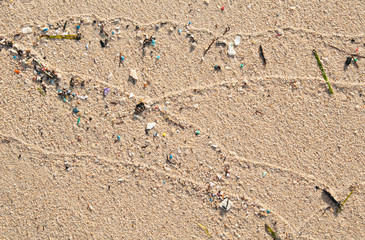 mikroplastik am strand von mallorca