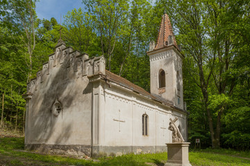 Naklejka premium small church in forest